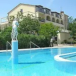 Sant'agata 4*