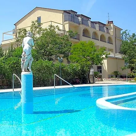 Sant'agata 4*