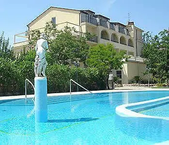 Sant'agata 4*